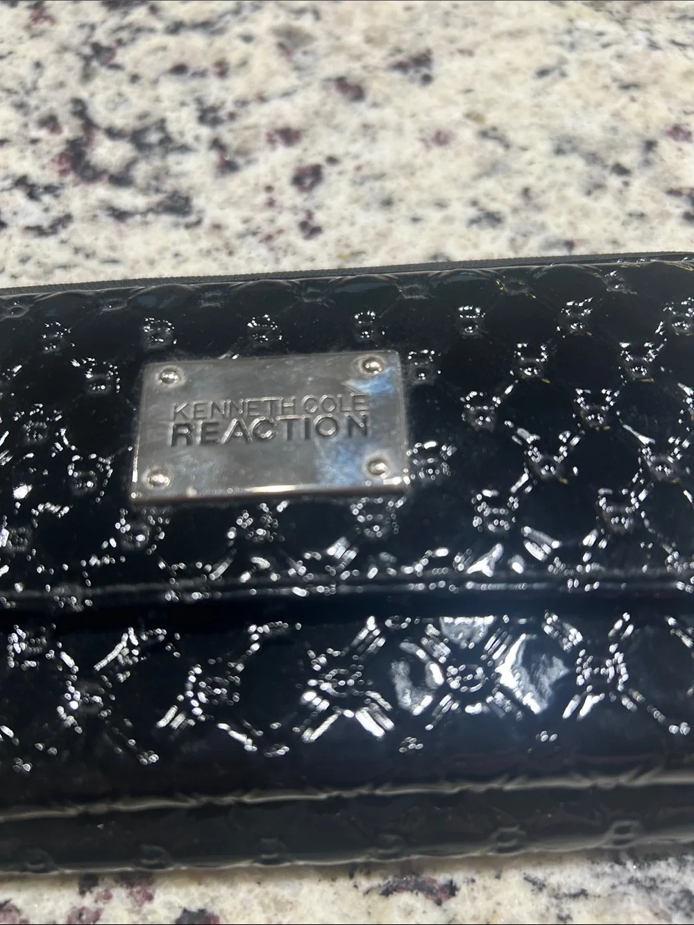 Kenneth Cole Reaction Black Quilted Patent Zip-Around Card Holder